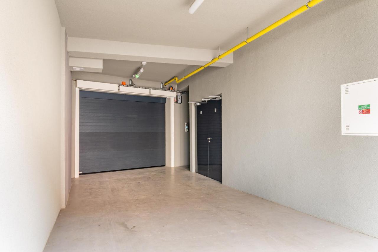 Brand New Studio Apartment #51 With Free Secure Parking In The Center Prague Exterior photo